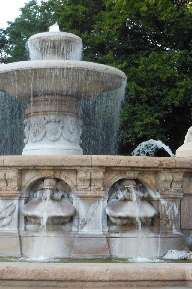 Фонтан в парке Мюнхена