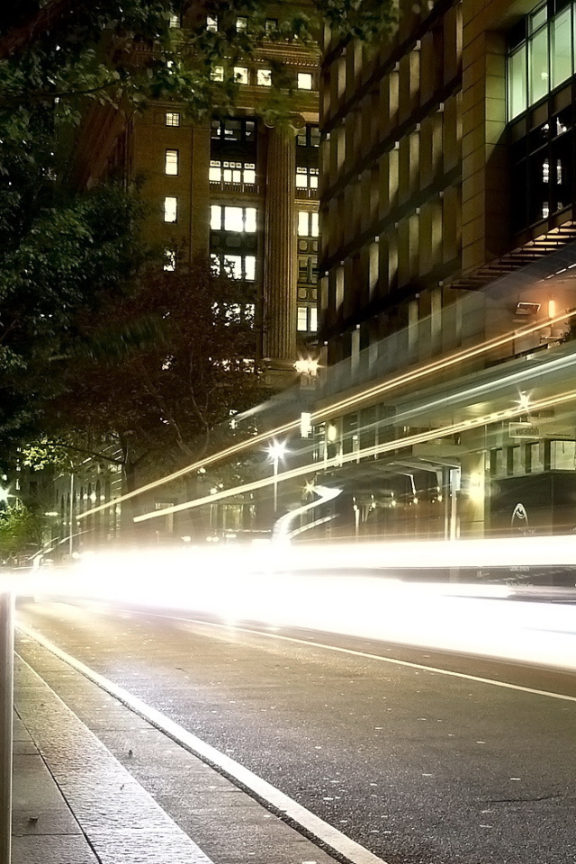 Движение в большом ночном городе
