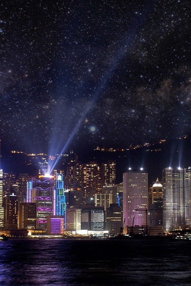 Звездное небо над большим городом