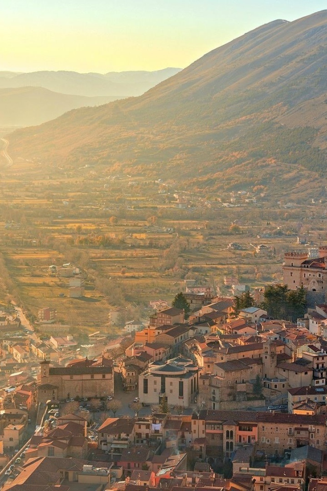 Городок Челано, Италия