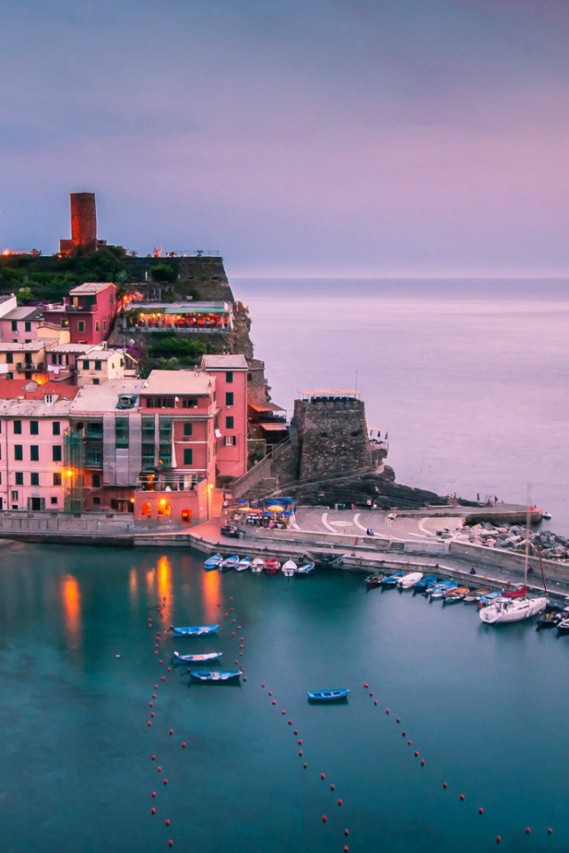 Городок Вернацца, Италия