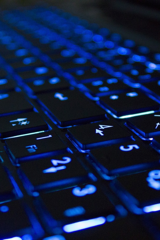 Голубая неоновая подсветка клавиатуры