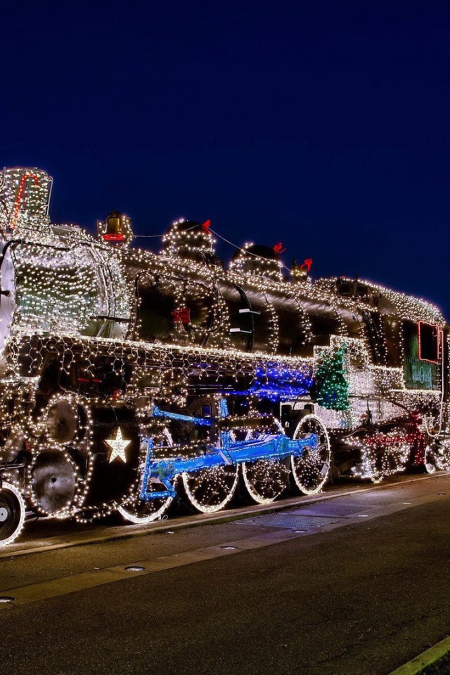 Рождественское украшение на паровозе