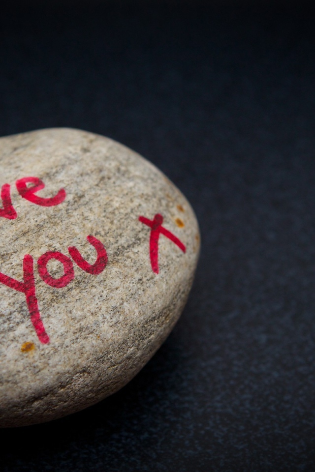 Признание в любви на морском камне
