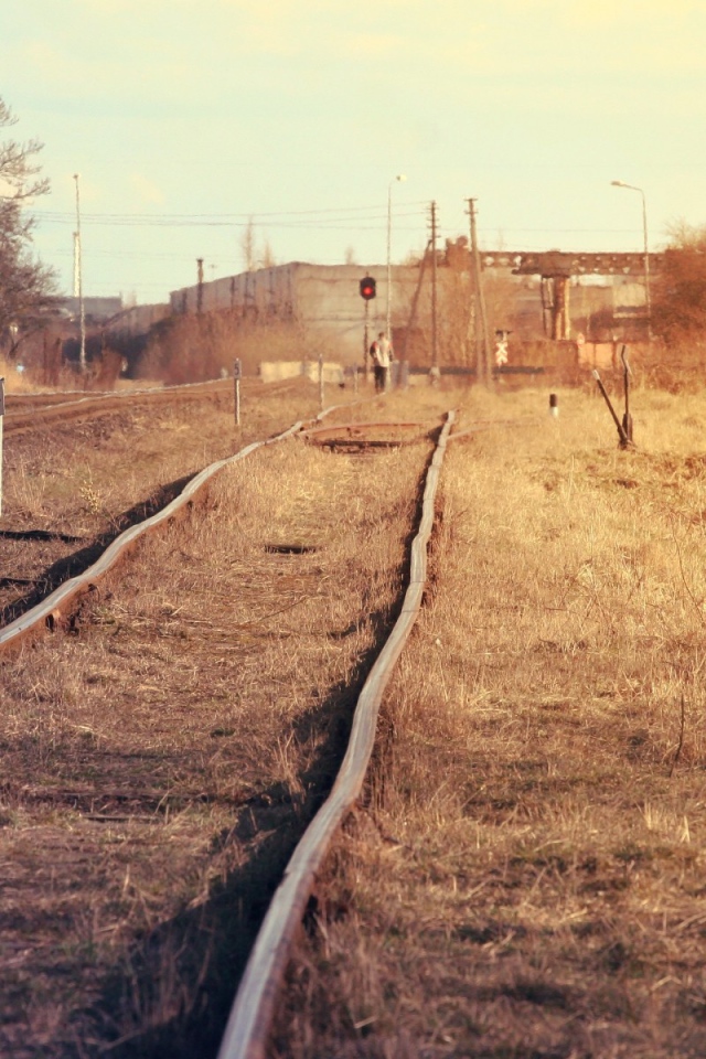 Деформированные старые рельсы