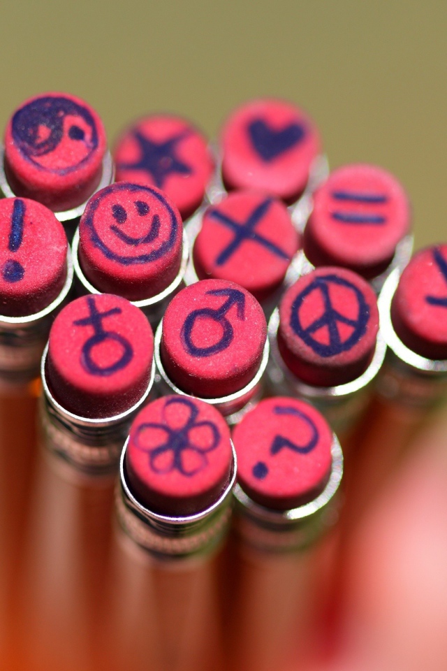 Рисунки на ластиках карандашей