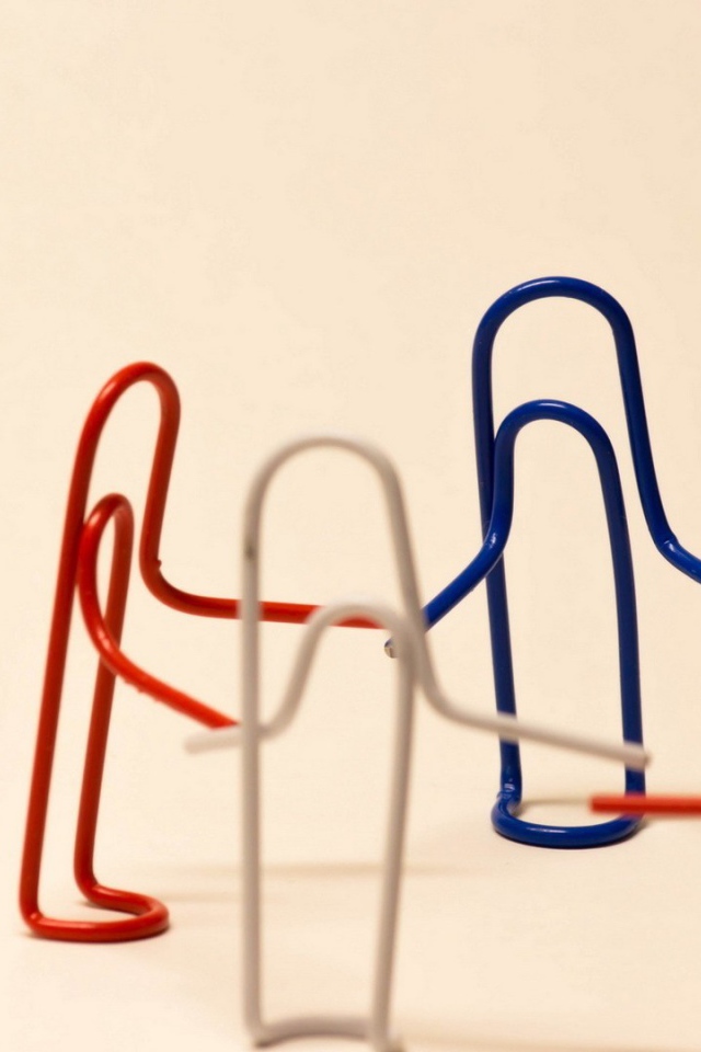 Дружба канцелярских скрепок