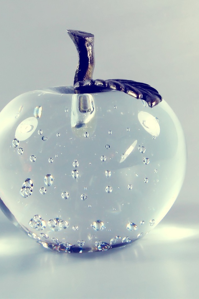 Флакон из стекла в форме яблока