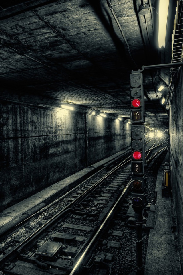 Мрачный тоннель метро