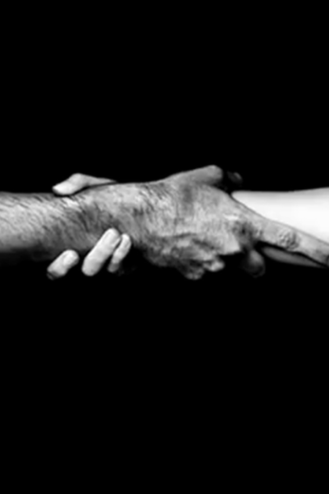 Рукопожатие мужчины и женщины