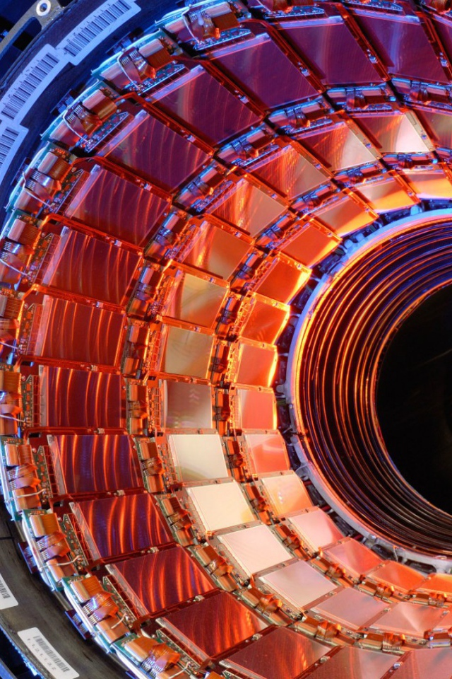 Внутри адронного коллайдера