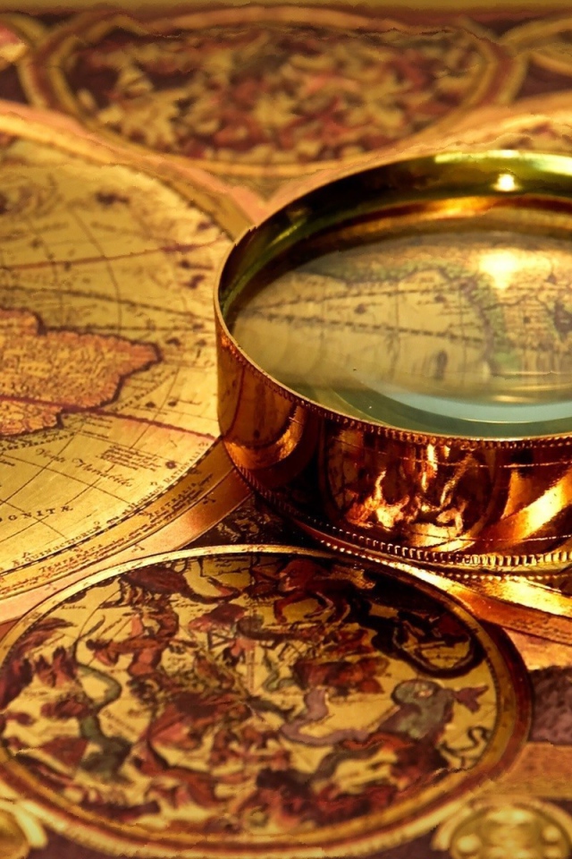 Лупа на старинной карте
