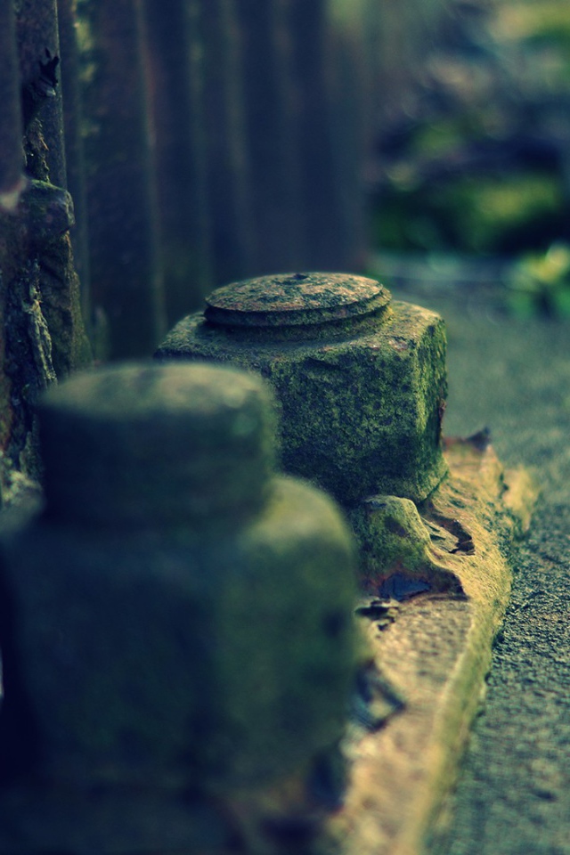 Старые ржавые гайки