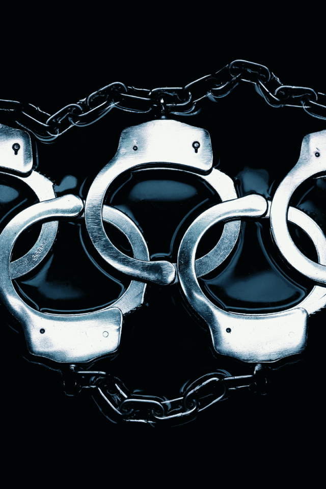 Олимпийские кольца из наручников