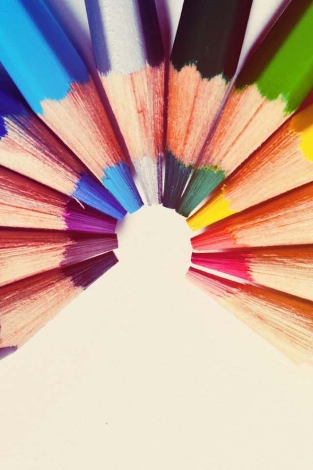 Палитра цветных карандашей