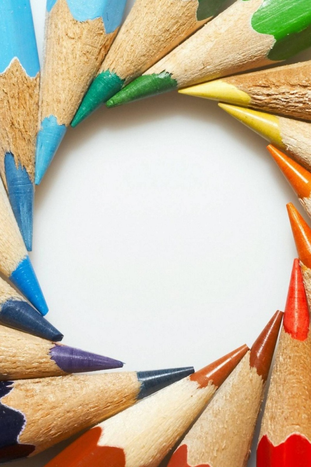 Палитра карандашей в форме круга