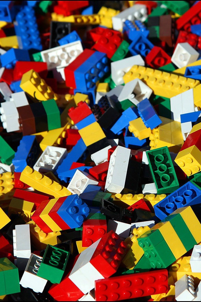 Россыпь частей конструктора ЛЕГО
