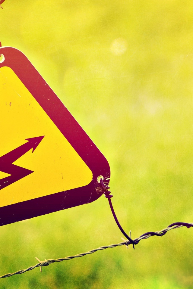 Знак опасности поражения током