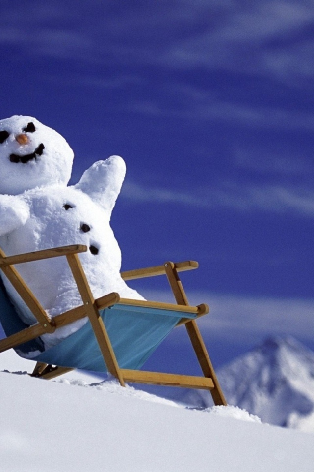 Снеговик на шезлонге