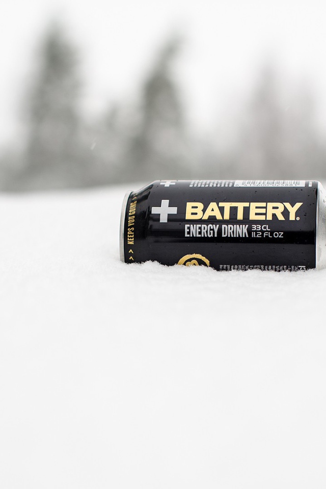 Батарейка на снегу