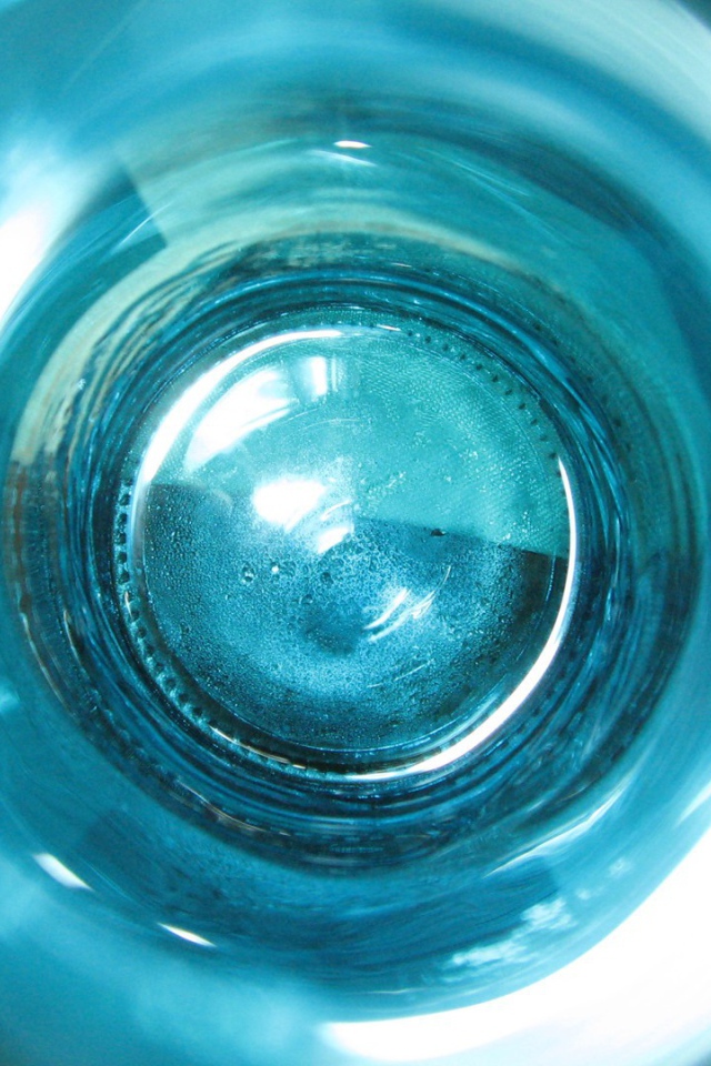 Дно стеклянного сосуда