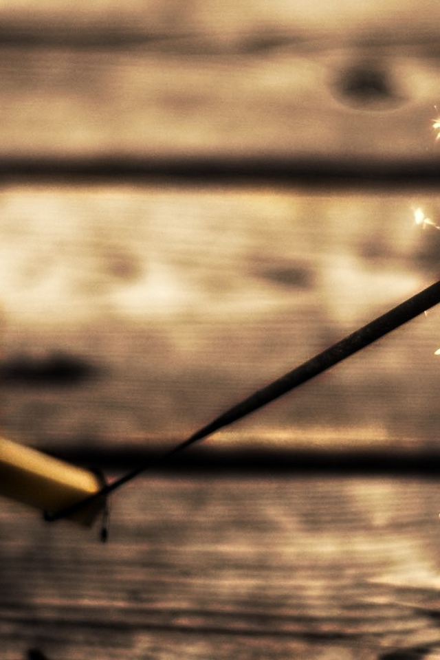 Картонный человечек с бенгальским огнем