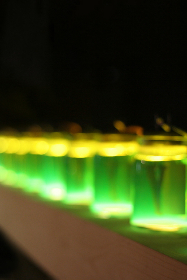 Ряд баночек 