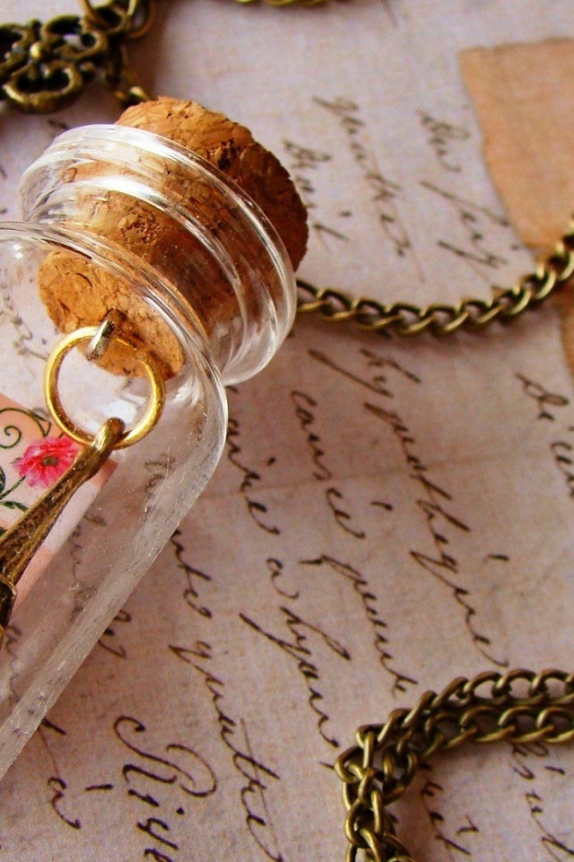 Оригинальный брелок на цепочке