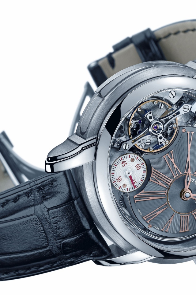 Часы с несколькими циферблатами