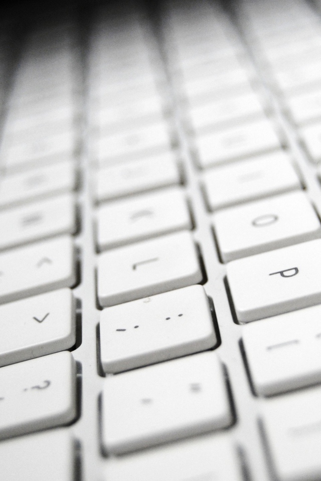 Белая клавиатура ноутбука