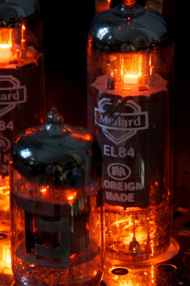 Работающие вакуумные лампы