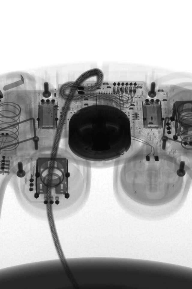 Рентгеновский снимок игровой приставки