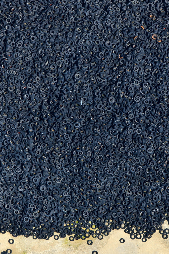 Резиновые покрышки автомобилей