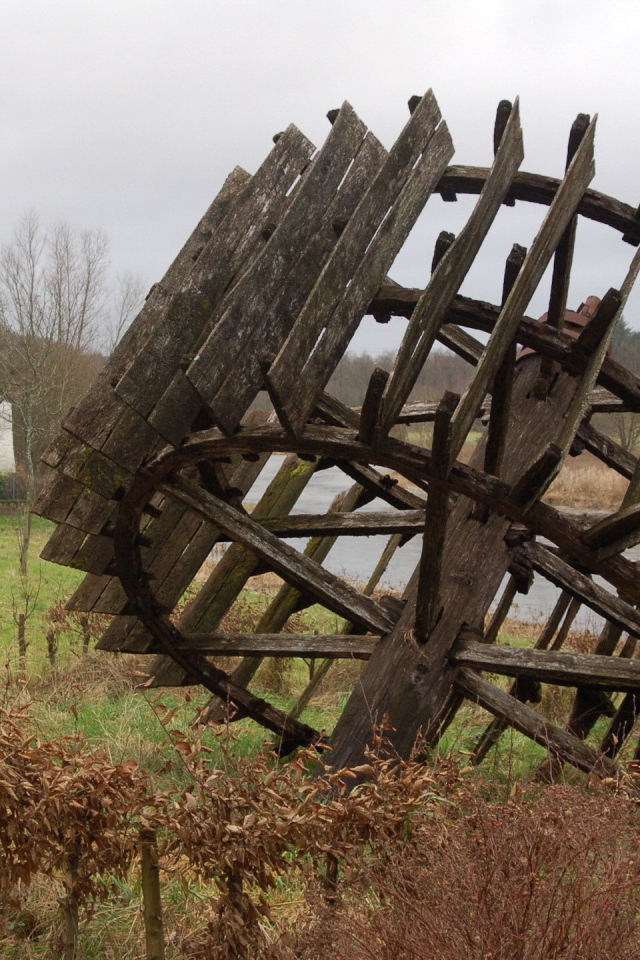 Колесо от водяной мельницы
