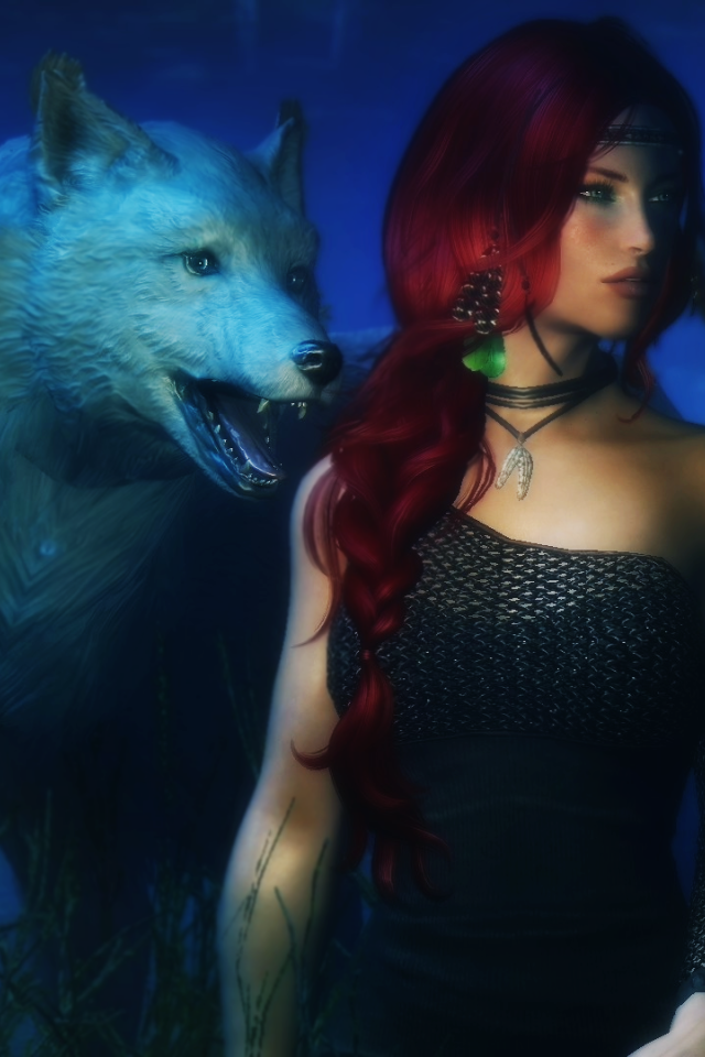 Девушка со своим ручным волком