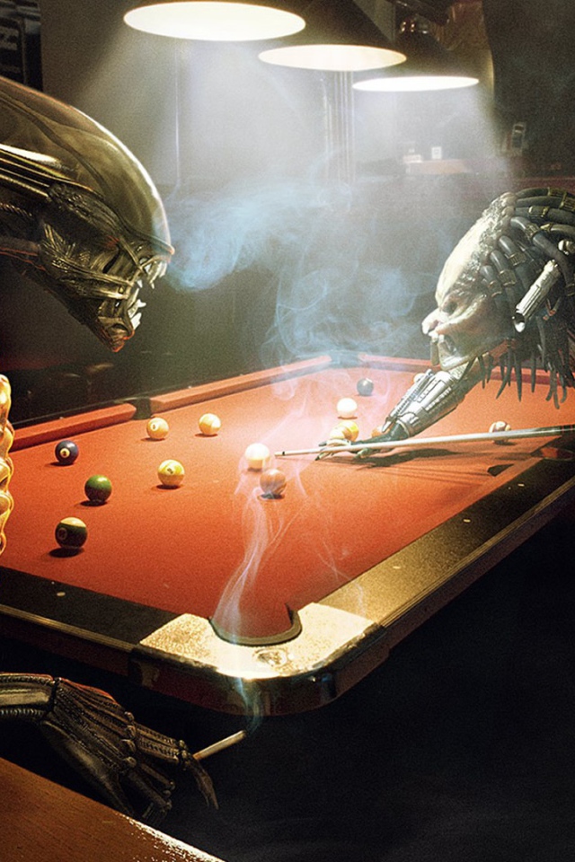 Пришельцы пьют пиво в баре