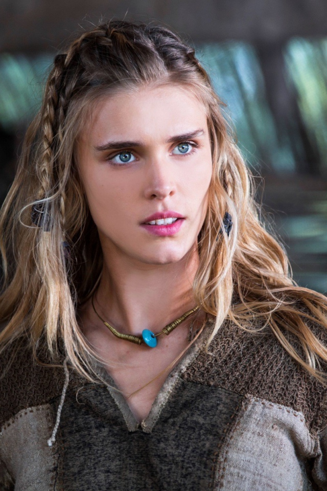 Девушка блондинка викинг