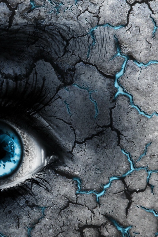 Голубые трещины на лице