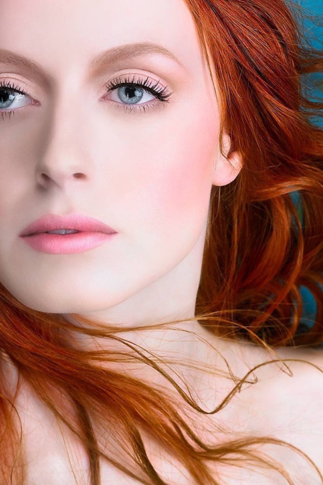 Лицо рыжей русалки