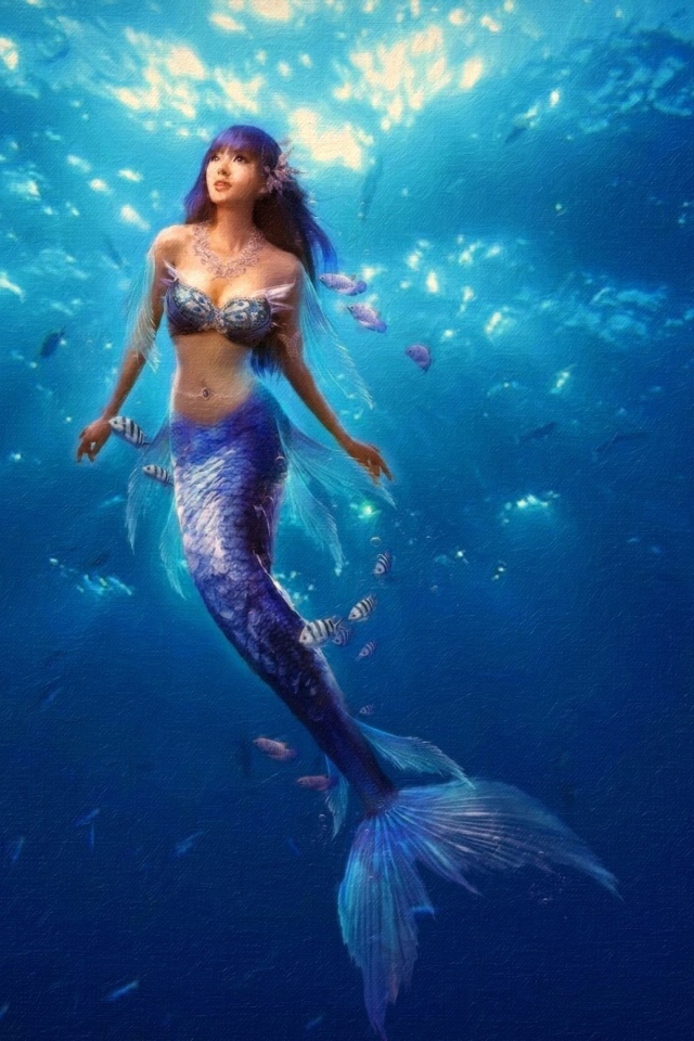 Русалка плывет к поверхности