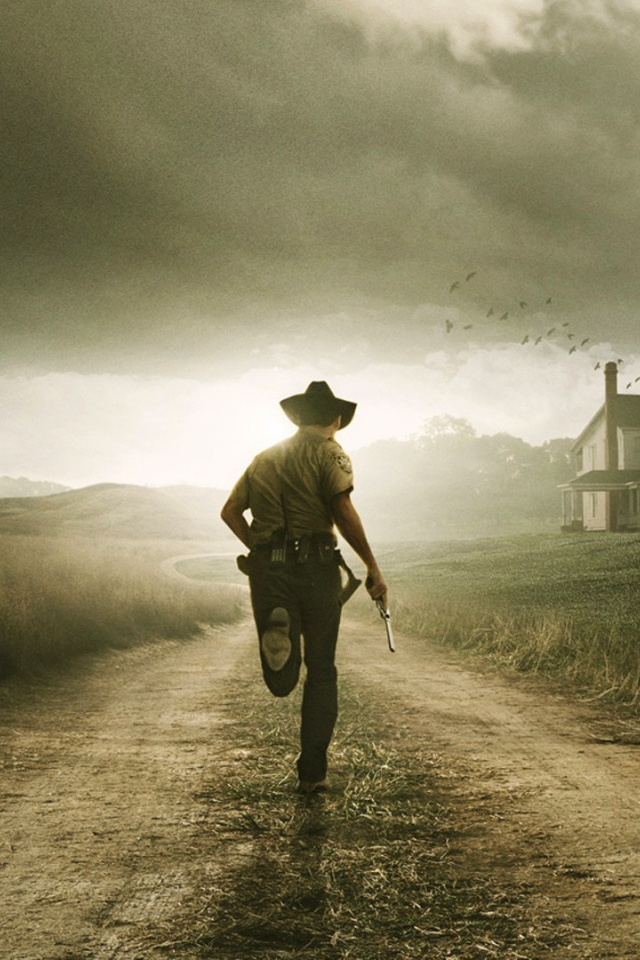 Шериф бежит по сельской дороге