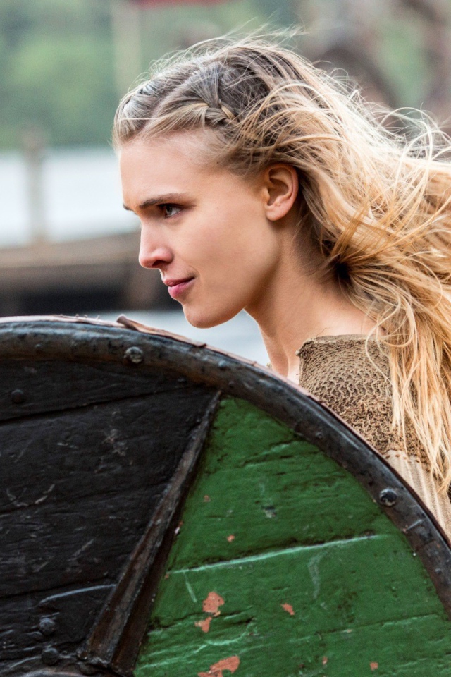 Девушка викинг воин