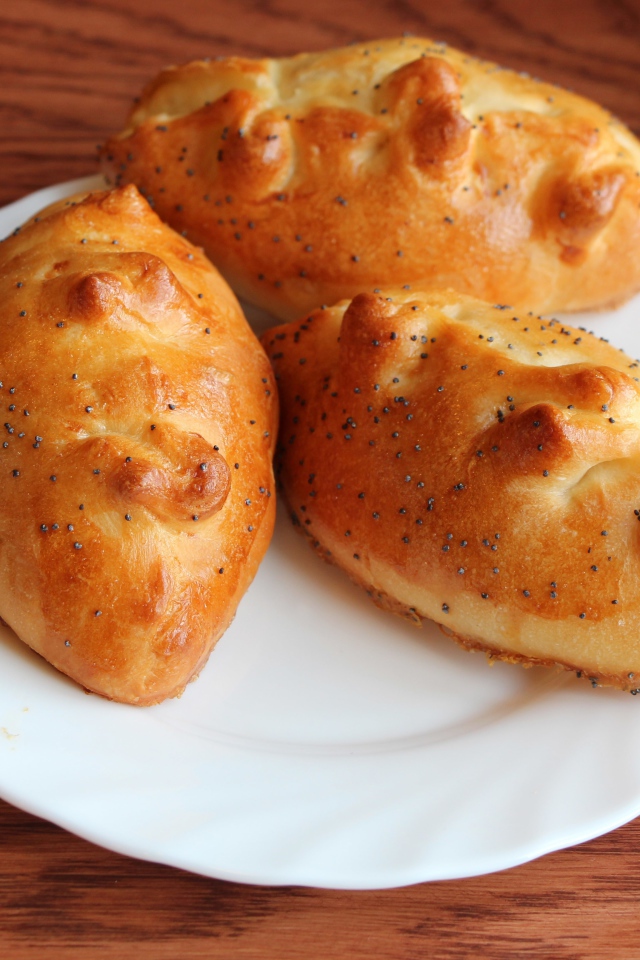 Аппетитные булки с маком