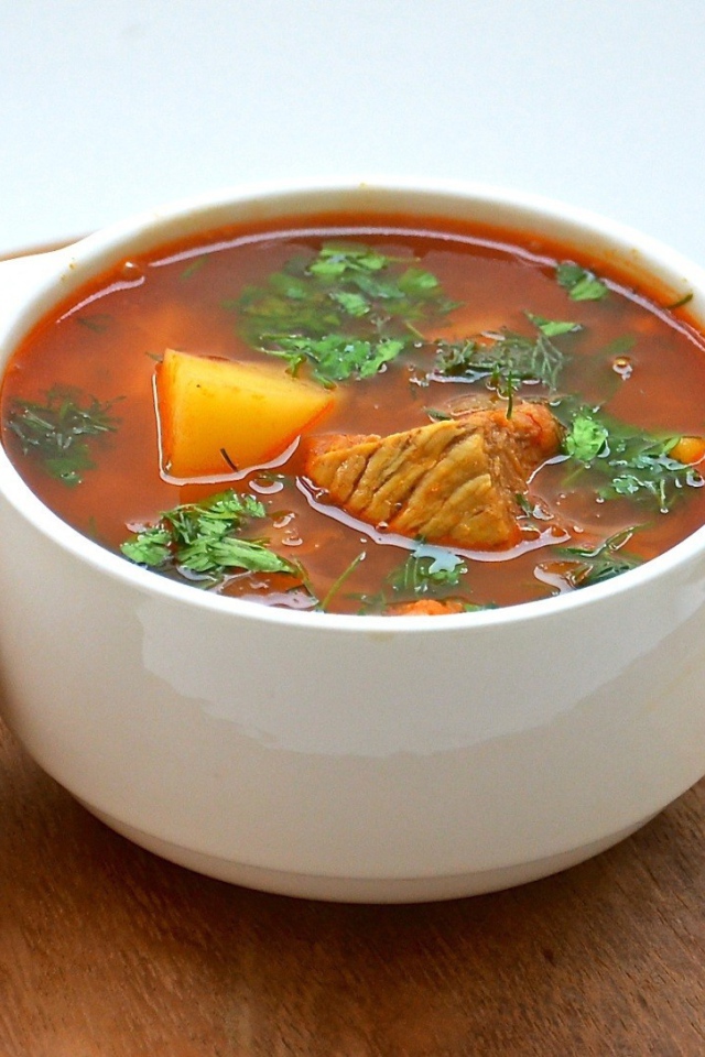 Мясной суп с булочками