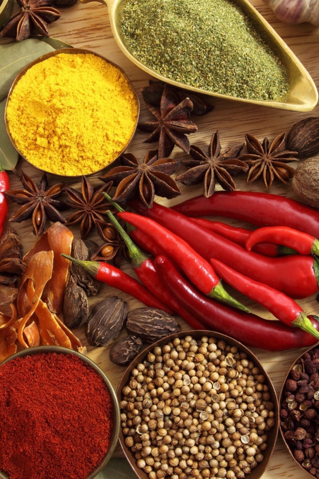 Разнообразие специй на столе