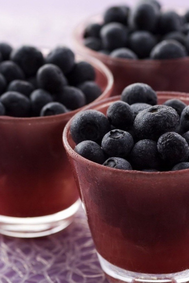 Черника в стаканчиках