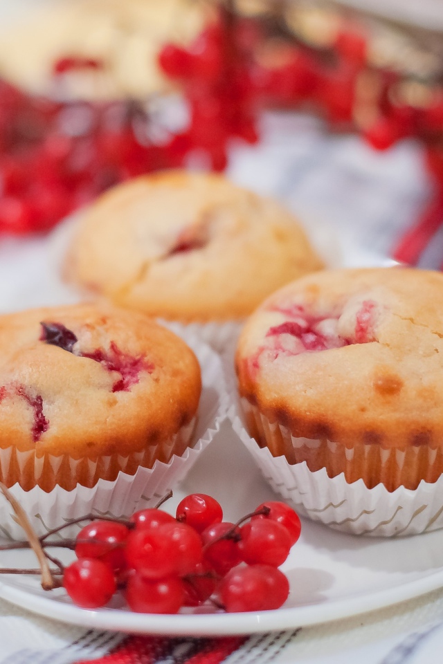 Кексы с калиной