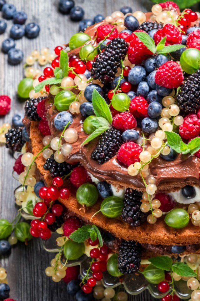 Роскошный пирог с ягодами