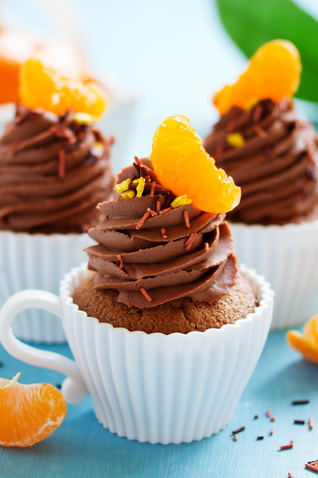 Шоколадные кексы с дольками мандарина