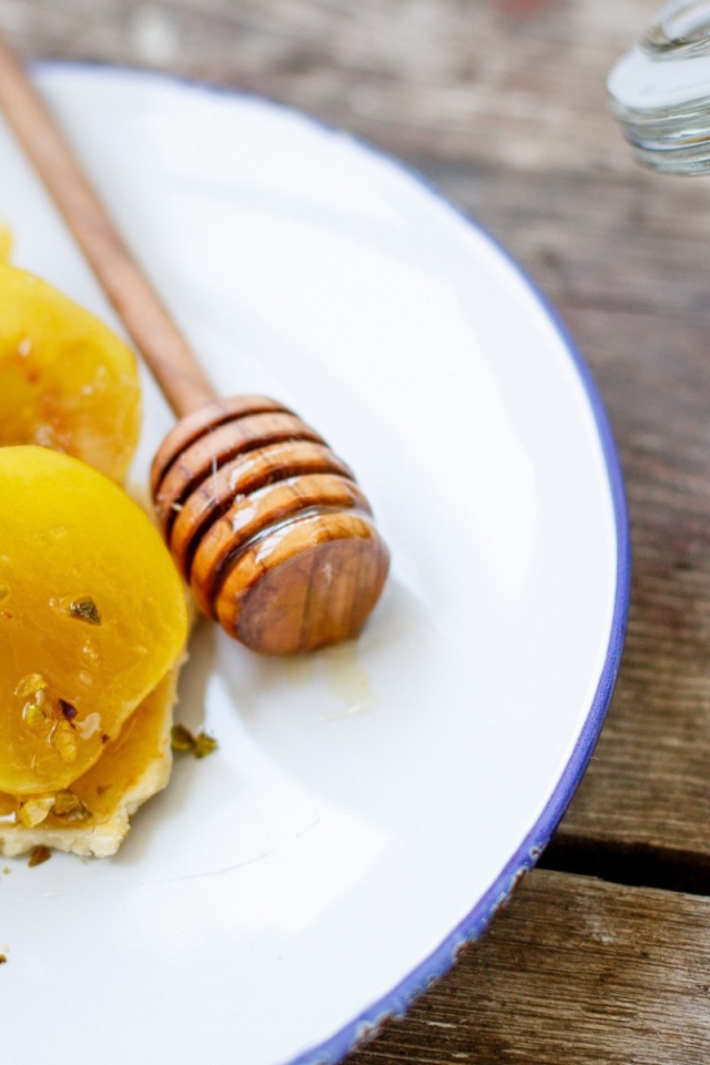 Блюдо со свежим медом